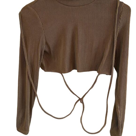 NWT Cider Crop Top Ribbed Wraps around Back S brand is similar to fashion Nova - Picture 3 of 6